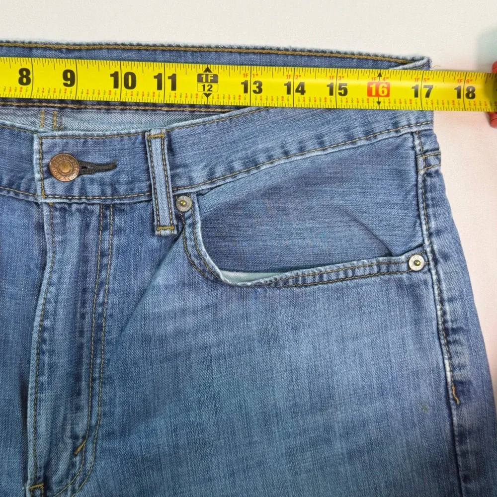 Levis 505 Regular Fit Straight Leg Jeans Mens 34x30 Medium Wash Blue 00505-0236